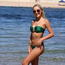 Dayna Knight - Free pics, galleries & more at Babepedia