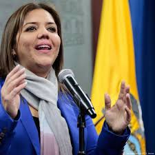 Parlamento de Ecuador designa a Vicuña como Vicepresidenta