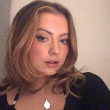 Amber Kelly's Instagram, Twitter & Facebook