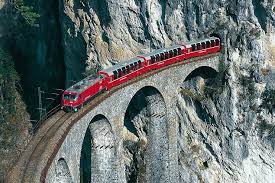 Les trains en italie sont organisés en fonction des régions. La Suisse Vue Du Train Bernina Express Un Train Classe A L Unesco Routard Com