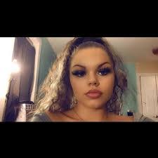 Andrea Armour's Instagram, Twitter & Facebook