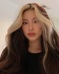 Ivy Li's Instagram, Twitter & Facebook