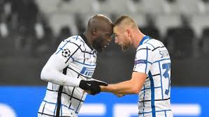 Football club internazionale milano, commonly referred to as internazionale (pronounced ˌinternattsjoˈnaːle) or simply inter, and known as inter milan outside italy. Lukaku Fires Inter To Win Over Gladbach To Avoid Cl Exit Tsn Ca