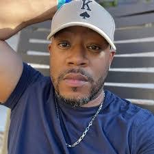 Anthony Vickers's Instagram, Twitter & Facebook