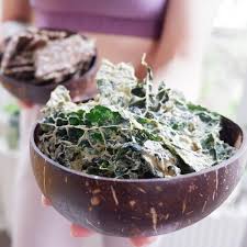 Crunchy Kale Chips With Spicy Cashew Sauce In 2020 Spicy Cashews Kale Chips Cashew Sauce