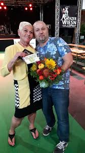 Jazz gitti (da) música austríaca (es); Bloom 52 Jazz Gitti Blumen Flowerpower Graz