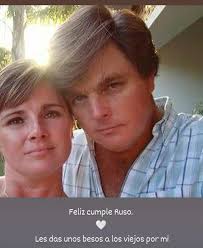 A la par 26 años. Con mucha historia... Nunca me canso en decir en las  buenas y en las malas mucho más. Solo con una mirada ya sabemos qué vamos a  decir