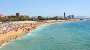 Beaucoup plus qu'un endroit où l'on peut bronzer et prendre un bain, les plages de barcelone représentent un véritable centre de détente et. De La Ville A La Plage Barcelone