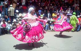 De la misma forma además de los mencionados anteriormente como parte de las costumbres y tradiciones del perú se encuentra el juego de las ligas también conocido por el nombre. 10 Festivales De Verano En Peru Que No Te Deberias Perder