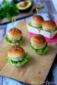 Mini Burgers Aperitifs Poulet Chevre Et Avocat Rock The Bretzel Recette Alimentation Aperitif Repas Sans Cuisson