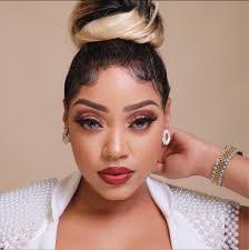 Ashthon Jones's Instagram, Twitter & Facebook