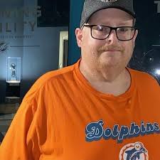 Frank Fleming's Instagram, Twitter & Facebook