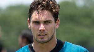 Naples grad Michael Walker signs with Philadelphia Eagles