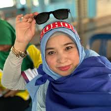 Kita tebuk sendiri guna jiqsaw.. Untuk photobooth pameran kraftangan.. Bagi  idea untuk cikgu2 nak hasilkan sudut pameran.