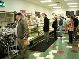 Customers line up in Bay Village for Fat Tuesday tradition, paczki