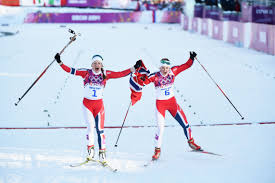 Se hvordan maiken caspersen falla tok utfordringen da hun ble fjernstyrt av therese johaug og results 1 12 falla maiken caspersen gjerdrum il 20:39.4 0.0 2 16 eide mari øystre slidre il 20. Maiken Caspersen Falla Of Norway L And Ingvild Flugstad Oestberg Of Norway Celebrate Winning First And Second Place In The Finals Of The Ladies Sprint Free