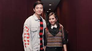 Adhisty zara atau yang dulunya dikenal dengan zara jkt 48 ini memiliki nama lengkap adhisty zara sundari kusumawardhani adalah seorang pemeran, penyanyi sekaligus penari asal indonesia. Main Film Bareng Lagi Ini 7 Momen Kompak Angga Yunanda Dan Adhisty Zara Hot Liputan6 Com