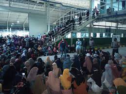 Avail bo & vcs area purwokerto exclud & includ luminor hotel info: Akan Diberi Thr Rp 50 Ribu Ratusan Buruh Pabrik Aksesoris Sepatu Di Brebes Mogok Kerja Korem 071 Wijayakusuma