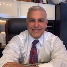 Michael Erlich's Instagram, Twitter & Facebook