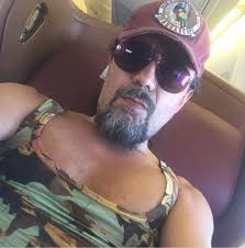 Богдан титомир — багдадский вор 05:15 богдан титомир — двигай жопой 03:08 богдан титомир — девочка в красном 04:44 Polozhil Zhizn Na Altar Muzyki Kak Sejchas Zhivet Bogdan Titomir Rodonachalnik Rossijskogo Repa