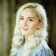 Lucia Peters's Instagram, Twitter & Facebook