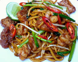 Salahsatu yang memperngaruhi citarasa dan selera makanan adalah dari mana masakan itu berasal. Mee Goreng Melayu Asap Dapur