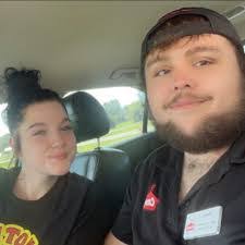 Danielle Halsey's Instagram, Twitter & Facebook