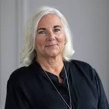 Susan Fenton's Instagram, Twitter & Facebook