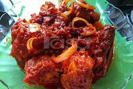 Resepi ayam masak merah yang ini diambil dari blog ana suzana yang dipelajari dari ayahnya yang merupakan seorang tukang masak bagi serius, sangat sedap ayam masak merah ini dan pastinya ia akan menjadi a keeper recipe untuk masakan ayam masak merah saya di masa masa hadapan. Hidangan Wajib Ayam Masak Merah Kegemaran Keluarga