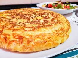 Mucho Mas Ligera Y Menos Grasa Y El Resultado Es Muy Aceptable Ademas Ganaremos Tiempo Y Ensuciaremos Mucho Tortilla De Patatas Tortas Receta Tortas De Papa
