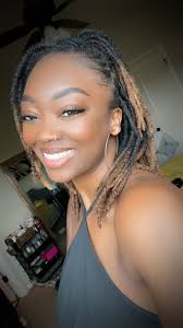 Hello I'm new to San Antonio and where the safe and fun bar is . I'm  married and military wife and just want to have drink and listen to Country  music and