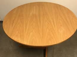 It features two drop leaves that lift to extend the. Danish Oak Round Dining Table 1960s For Sale At Pamono