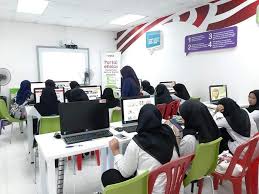 Tempat kursus menjahit yang melegenda ini didirikan ambaldy djuandi pada tahun 1977. Giatmara Hulu Langat Kajang Malaysia Cafeteria Facebook