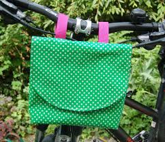 Fahrrader Lenkertasche Aus Wachstuch Fahrradtasche Korb Ein Designerstuck Von Mimihandarbeit Bei Daw Fahrrad Lenkertasche Lenkertasche Nahen Fahrradtasche