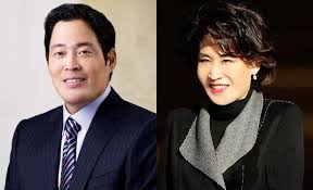 정용진 신세계그룹 부회장이 방탄소년단(bts)에 대한 '찐팬'임을 드러냈다. ì •ìš©ì§„ ì •ìœ ê²½ 9ë¶€ ëŠ¥ì„  ë„˜ì€ ì‹ ì„¸ê³„ê·¸ë£¹ ë‚¨ë§¤ ê³„ì—´ë¶„ë¦¬ Save Internet ë‰´ë°ì¼ë¦¬
