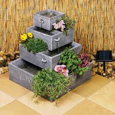 Solaray Gartenbrunnen Solar Kaskadenbrunnen 4 Stockig Bepflanzbar Grau 42cm X 39cm X 39cm Amazon De Garten Gartenbrunnen Aussenbrunnen Krauterpflanzgefasse