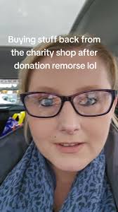 Never before have I been tempted to buy back stuff I donate to the charity  shop, but about 2 weeks ago I donated these green beads and I regretted it  right away, coz I love them lol. So today I bought ...