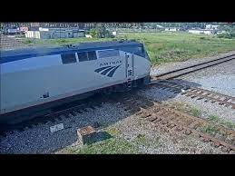 Observe the quiet bustle of a functioning train station in the prairie town of la plata, missouri. Camaras En Vivo Archivo Ferroviario Digital
