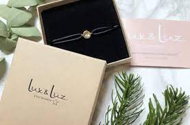 Zilveren ringen, armbandjes, oorbellen en kettingen tegen betaalbare prijzen. Verwen Met Kerst Een Dierbare Met Mooie Sieraden Van Lux And Luz