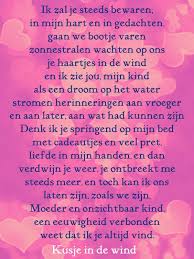 Ik heb een lief klein gedichtje, voor jou op dit stukje papier. Moederdag Met En Zonder Kind Kusje In De Wind