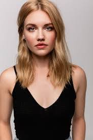 Sara Ball's Instagram, Twitter & Facebook