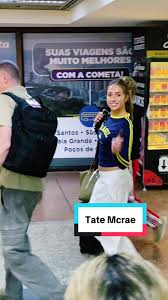É MUITO DIVA! Tate Mcrae chega em São Paulo pra sua apresentação no  Lollapalooza de amanhã 😍 fofa! #fouryou #foryou #tatemcrae #sportscar  #tate #lollapalooza @tate mcrae