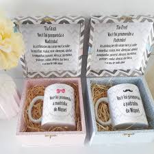 Canecas Personalizadas Para Convidar Padrinhos De Batismo Caixa De Madeira Com Caneca De Porcelana Para Convidar Padrinhos De Batismo Lembrancadeluxo Lembrancinhas Para Padrinhos Padrinhos Caixa Convite Padrinhos