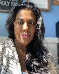 Larissa Hall's Instagram, Twitter & Facebook