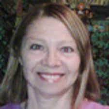 Linda Kurkowski's Instagram, Twitter & Facebook