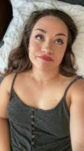 Dani Averill's Instagram, Twitter & Facebook