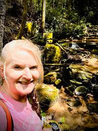 We enjoyed the newly extended Overlook Trail this morning. We have done  very little hikig lately due to Carol's Plantar Fasciitis. It appears to be  easing and Carol was able to hike