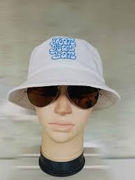 Classic Manhattan Portage Bucket Hat Condition Selected item9/10 Brand  Manhattan Portage Material Typically Made From100% Cotton.Offerring  Breathability And Comfort Design: Often Features a Classic Bucket Hat  Silhouette.Sometime with Embroidered Logo ...