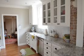 Simple Glass Door White Shaker Kitchen Cabinets On Wooden Floors Kitchen Interior Decorat White Shaker Kitchen Vintage Kitchen Cabinets Wooden Kitchen Cabinets