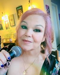 Happy Saturday y'all! Finally having a bit of time to practice new songs.  Next Sunday is our next Sexy Sundays Music Showcase at Peri's in beautiful  downtown Fairfax. Our band @daydreamrevival will